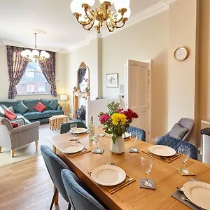 https://host-stay-the-old-chapel.yorkshirehotels.net