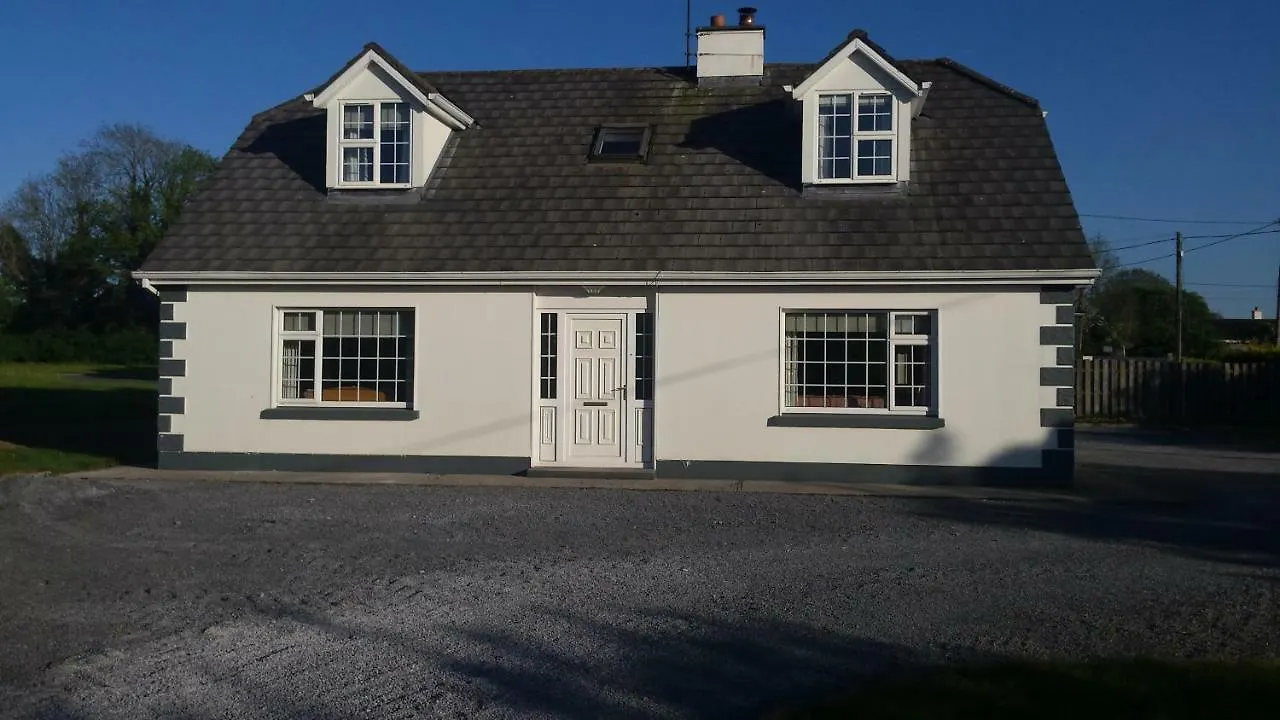 Cloonboo Lodge With Tours Sleeps 12 Galway